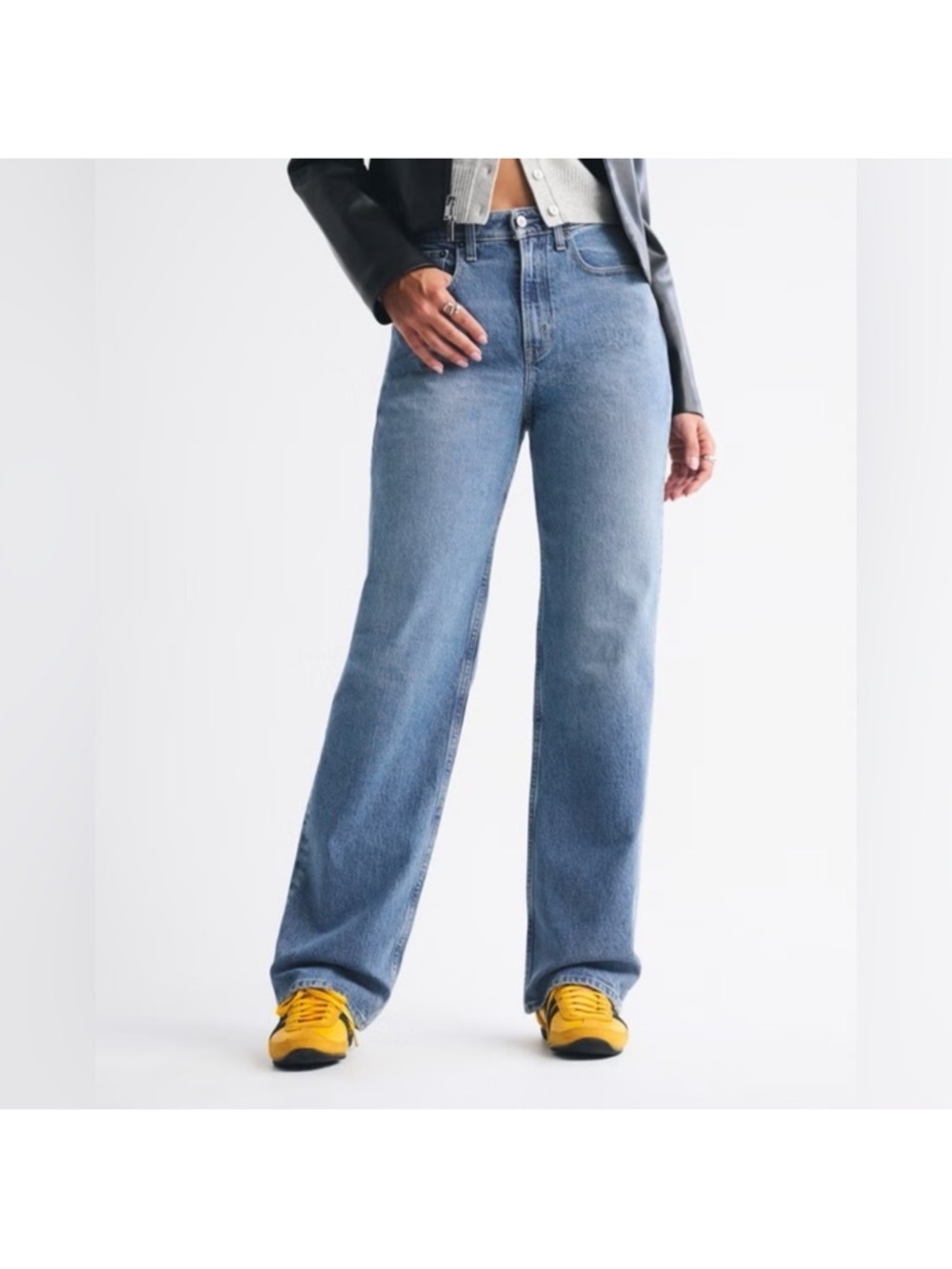 Abercrombie & Fitch Curve Love High Rise 90s Relaxed Jean
